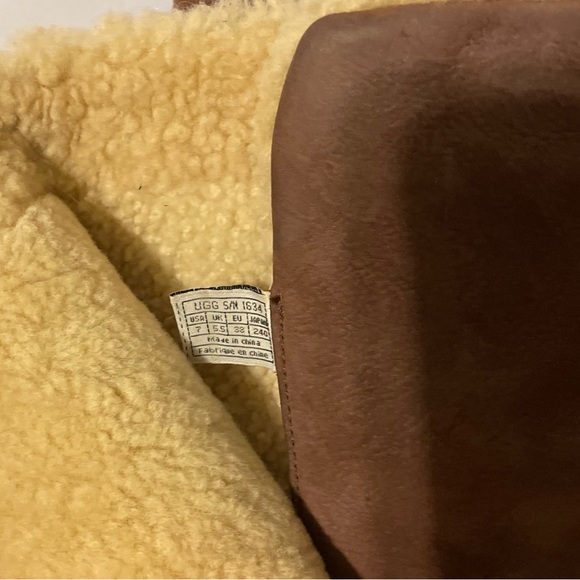 UGG Boots Size 7 - Picture 6 of 6